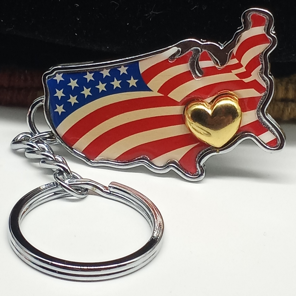 Vintage Avon American Flag And Gold Tone Heart Keychain 2006